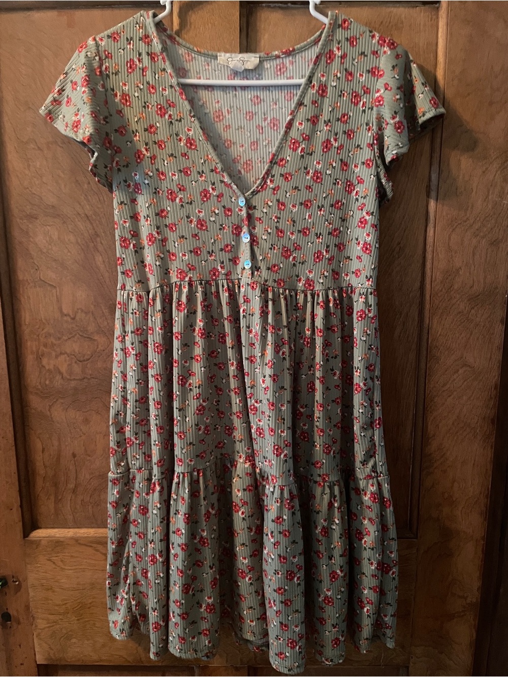 Women’s Jessica Simpson Floral Tiered V-Neck Dress in Green and Red